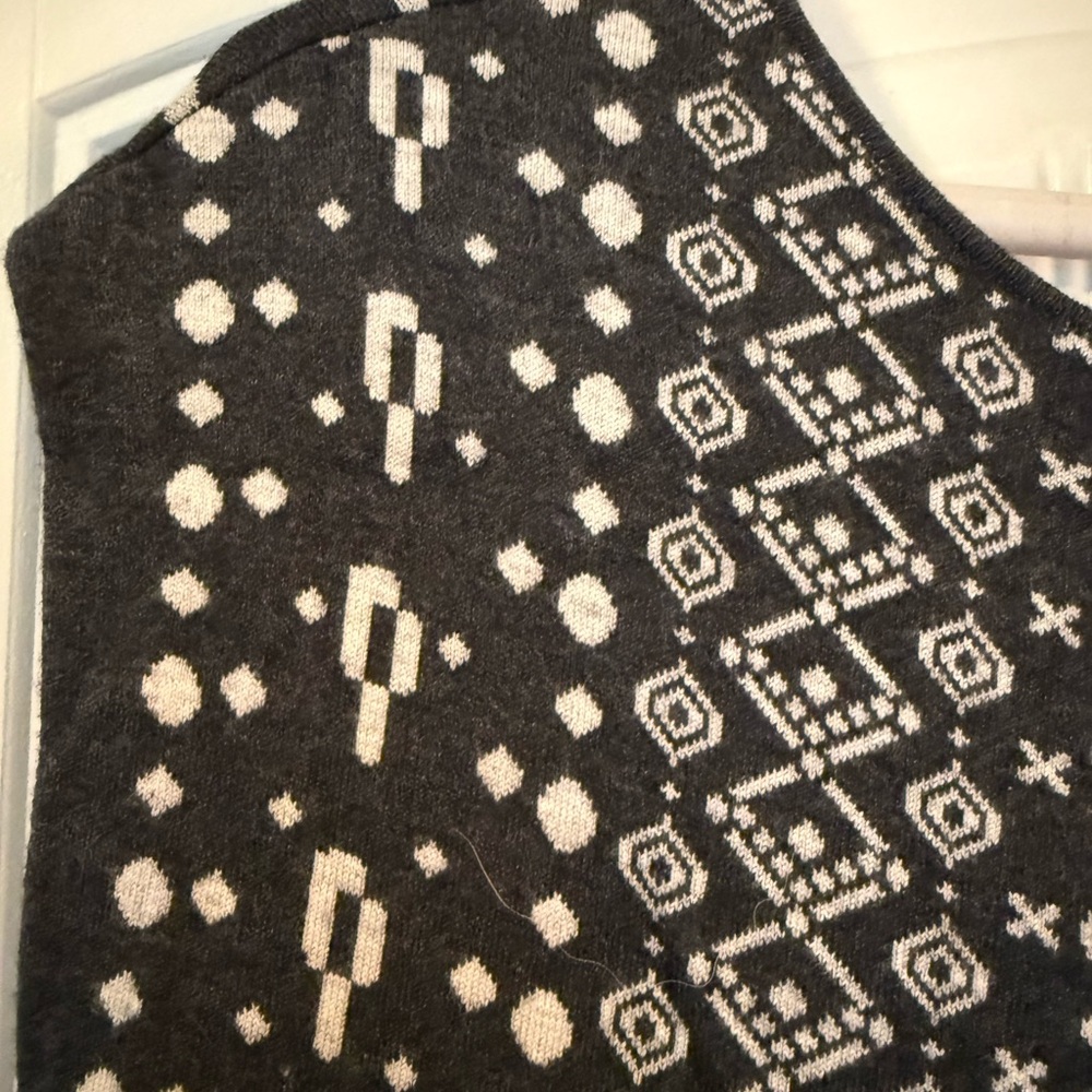 41 Hawthorn Dark Grey and White Geometric Midi Dress - Picture 9 of 11